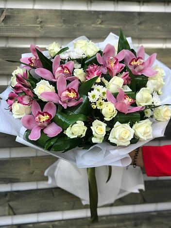 Букет цветов из: Розы и Хризантемы в Войсковицы