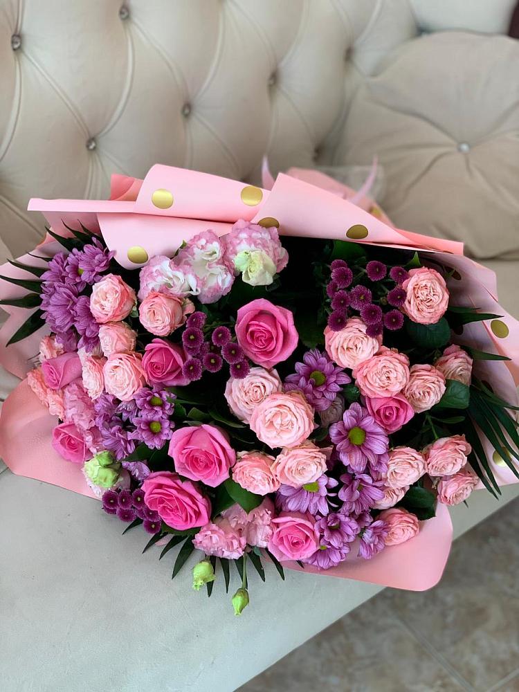 Букет цветов из: Хризантемы, Розы и Лизиантусы в Войсковицы