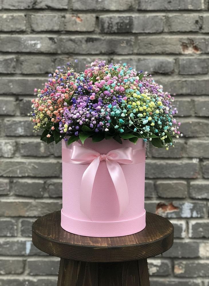 Цветочная композиция из Гипсофила и Розы в шляпной коробке в Войсковицы