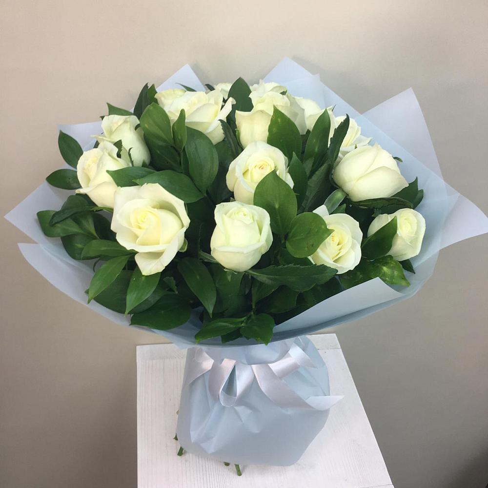 Букет 15 Белых роз Проуд в Войсковицы
