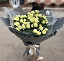 Букет Белые кустовые розы Солинеро в Войсковицы