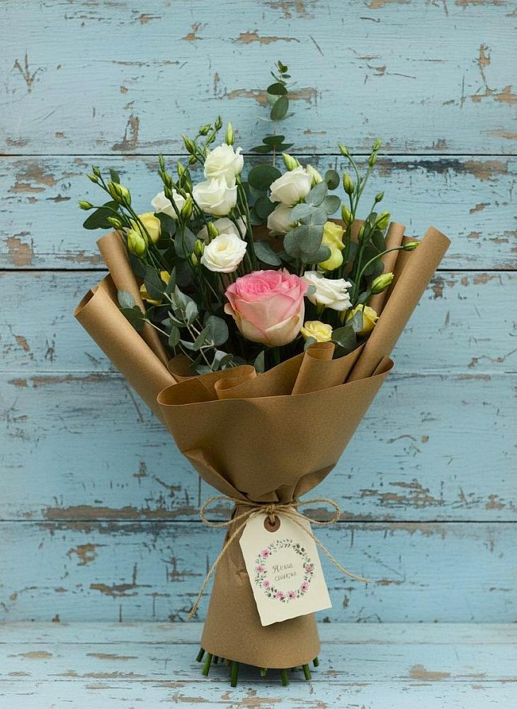 Букет цветов из: Розы и Лизиантусы в Войсковицы