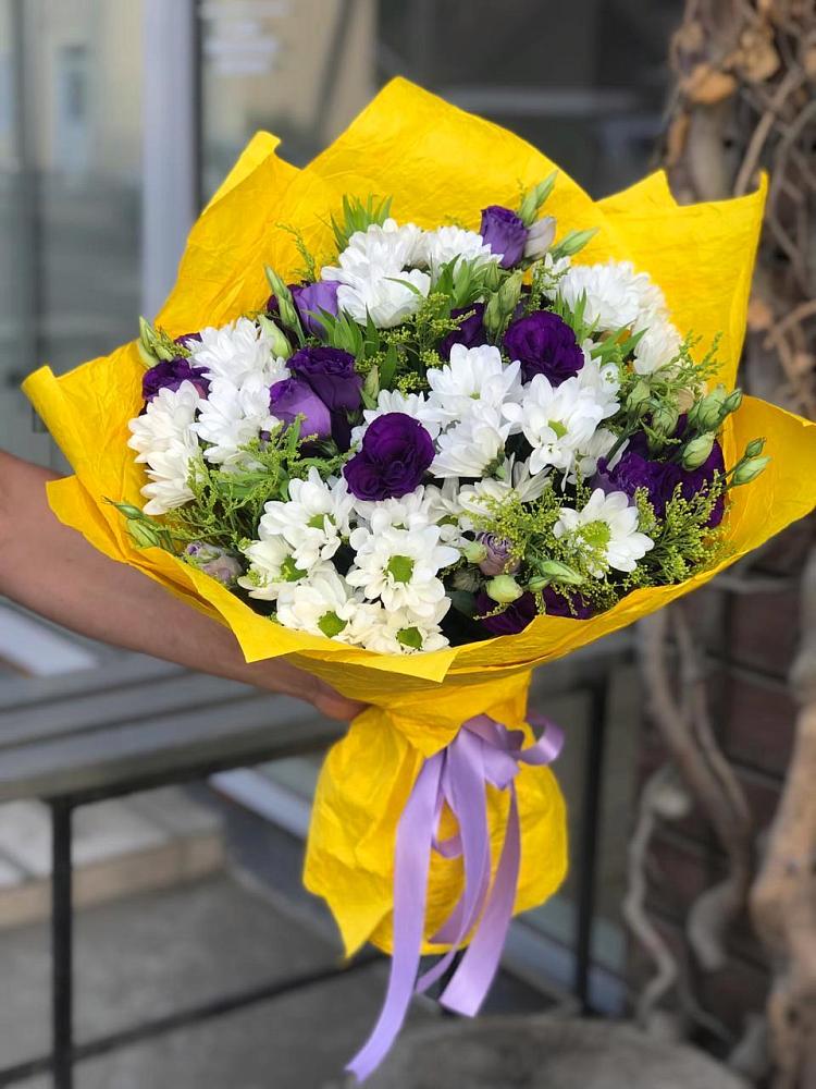 Букет цветов из: Ирисы, Хризантемы и Ромашки в Войсковицы