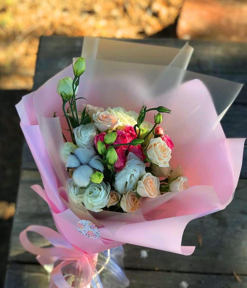 Букет цветов из: Розы и Лизиантусы в Войсковицы