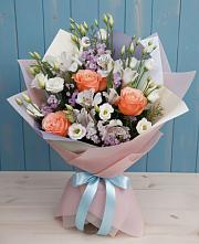 Букет цветов из:  Лизиантусы, Розы, Альстромерии и Гипсофила в Войсковицы