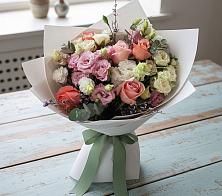 Букет цветов из:  Розы, Лизиантусы и Гвоздики в Войсковицы