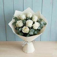 Букет Белые розы в Эвкалипте в Войсковицы