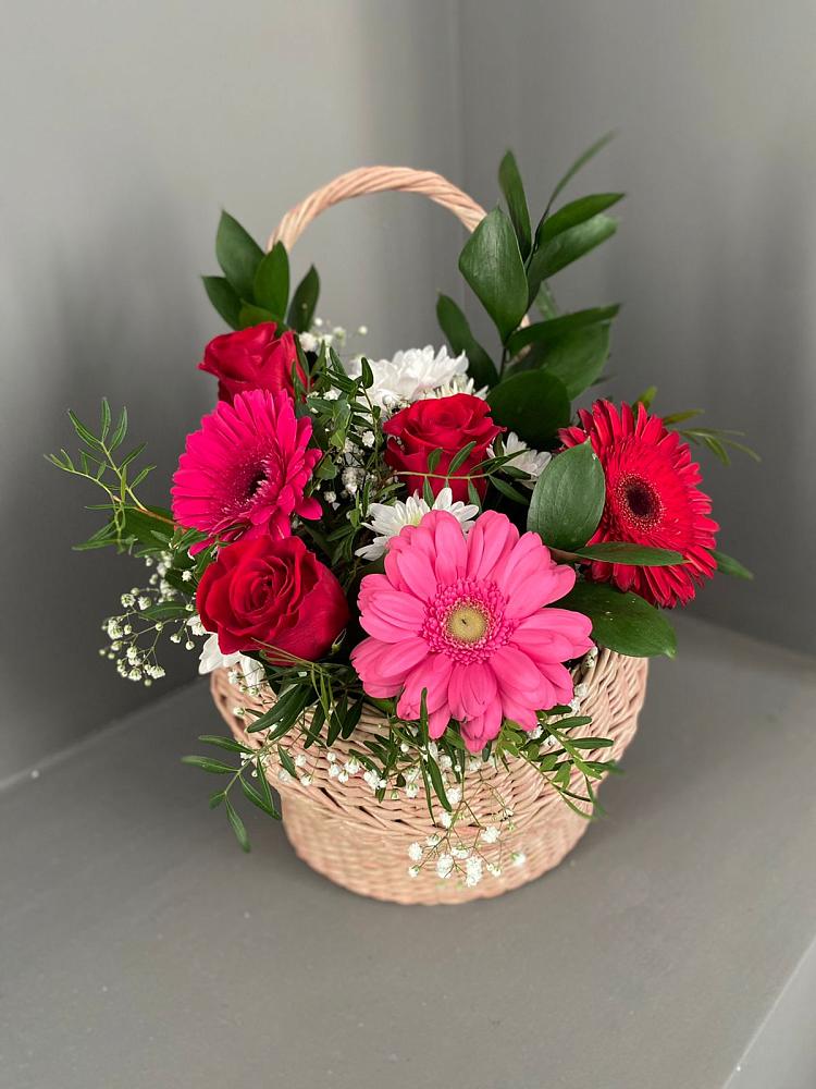 Цветочная композиция из Розы, Хризантемы и Герберы в корзине в Войсковицы