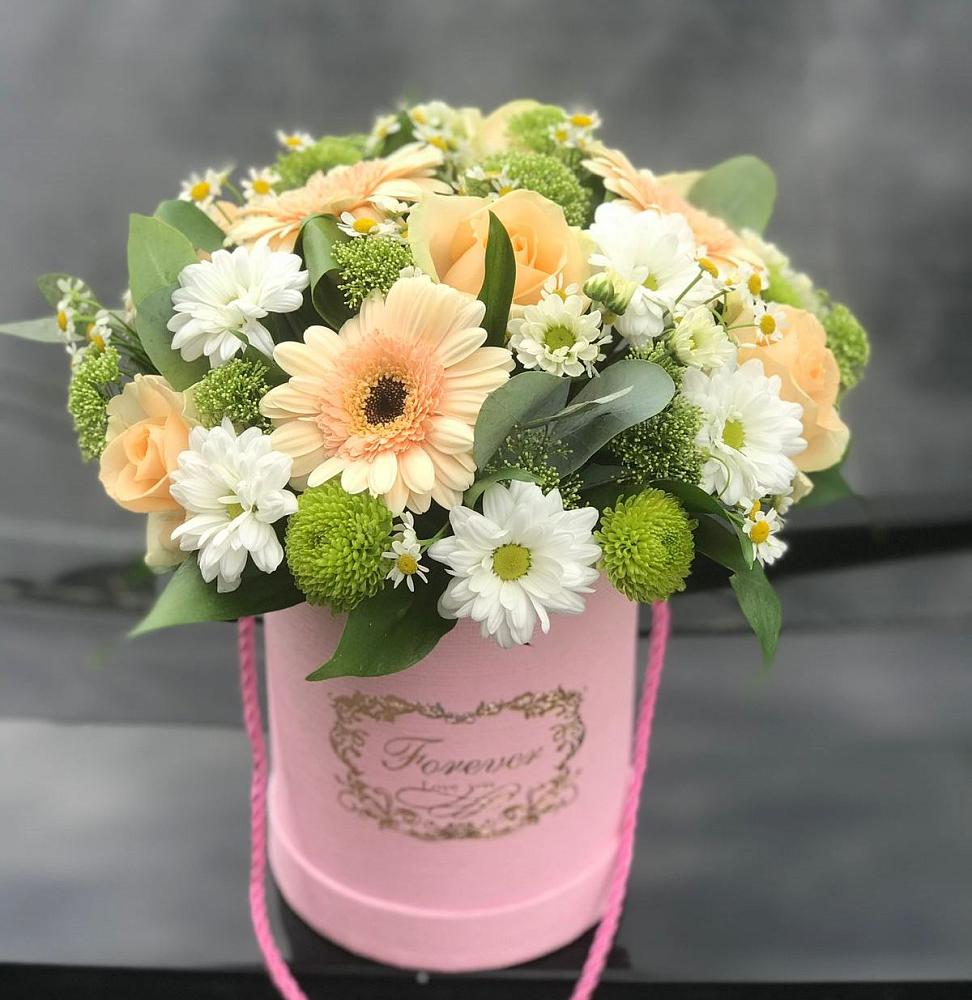 Цветочная композиция из Розы, Герберы и Хризантемы в шляпной коробке в Войсковицы