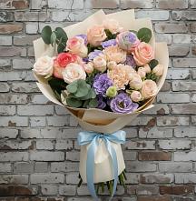 Букет цветов из:  Розы, Лизиантусы и Гвоздики в Войсковицы