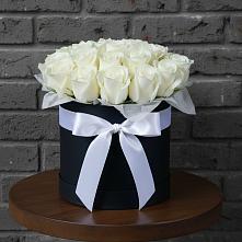 Цветочная композиция из Розы в шляпной коробке в Войсковицы